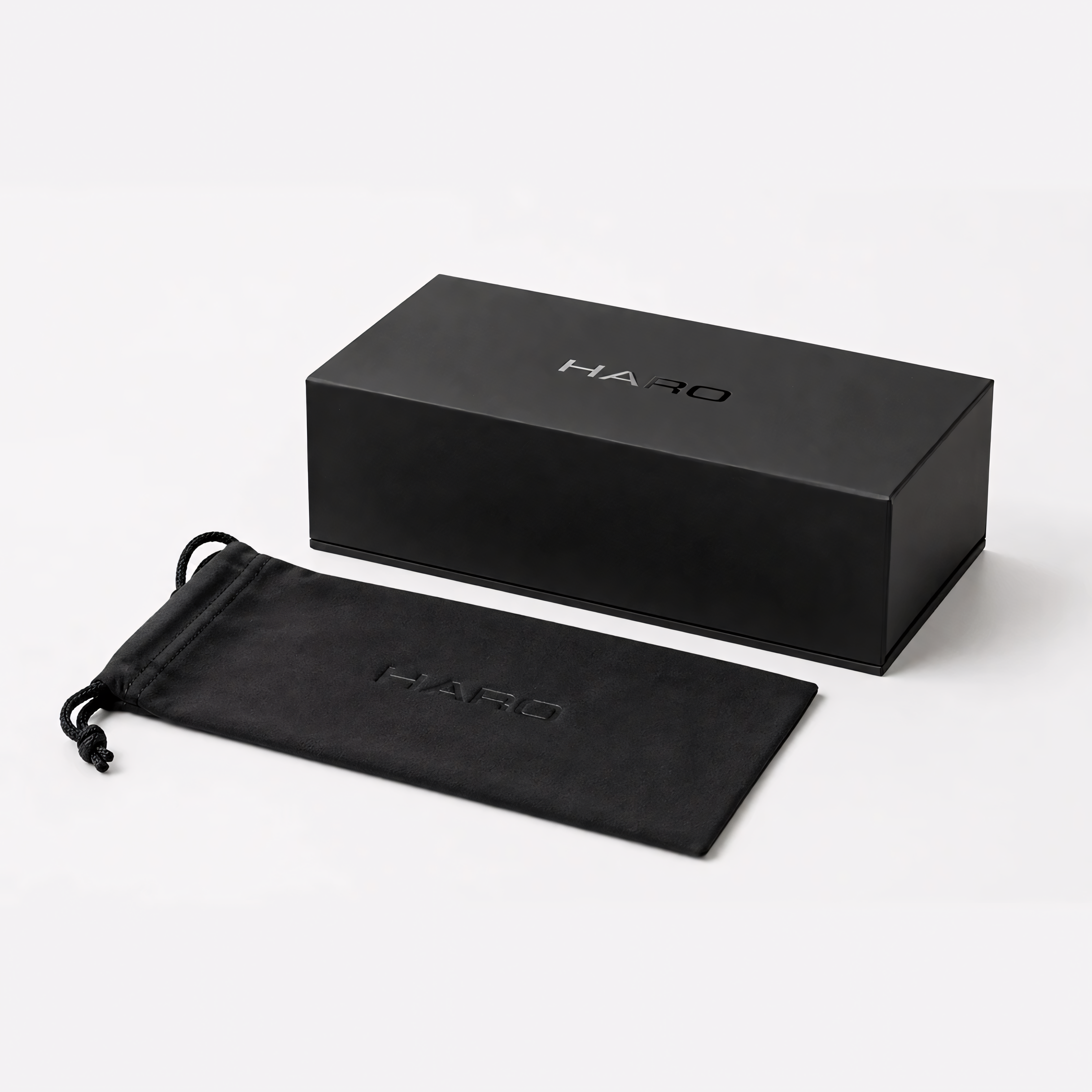 Cassis 1936 round acetate sunglasses — HARO Eyewear packaging (case and bag)